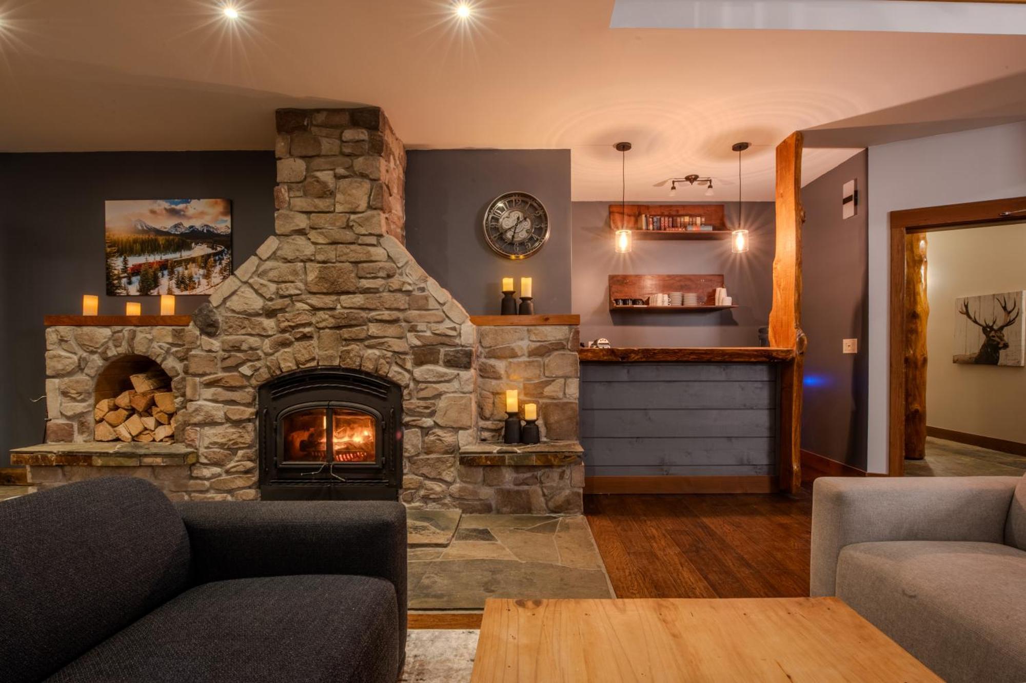 Winston Lodge Голден Экстерьер фото