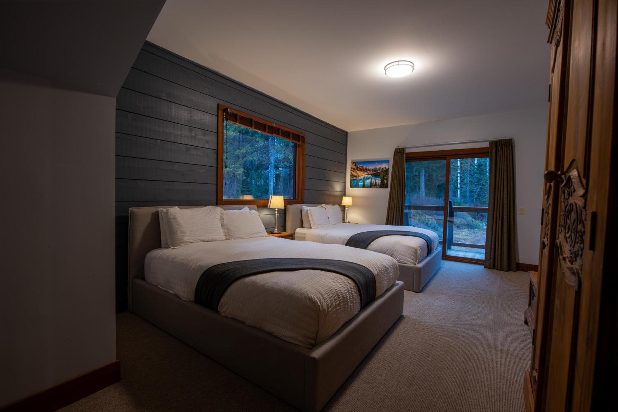 Winston Lodge Голден Экстерьер фото