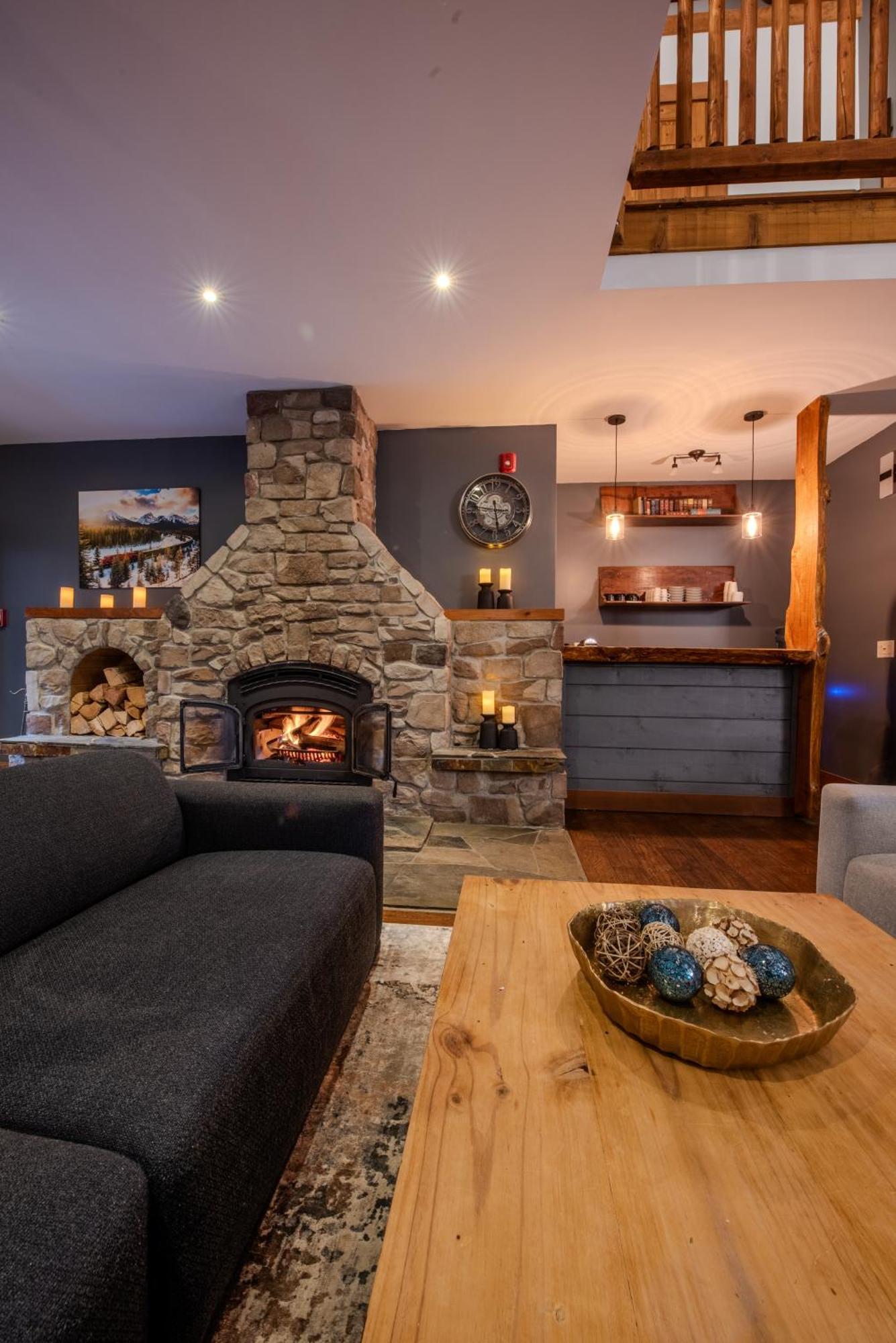 Winston Lodge Голден Экстерьер фото