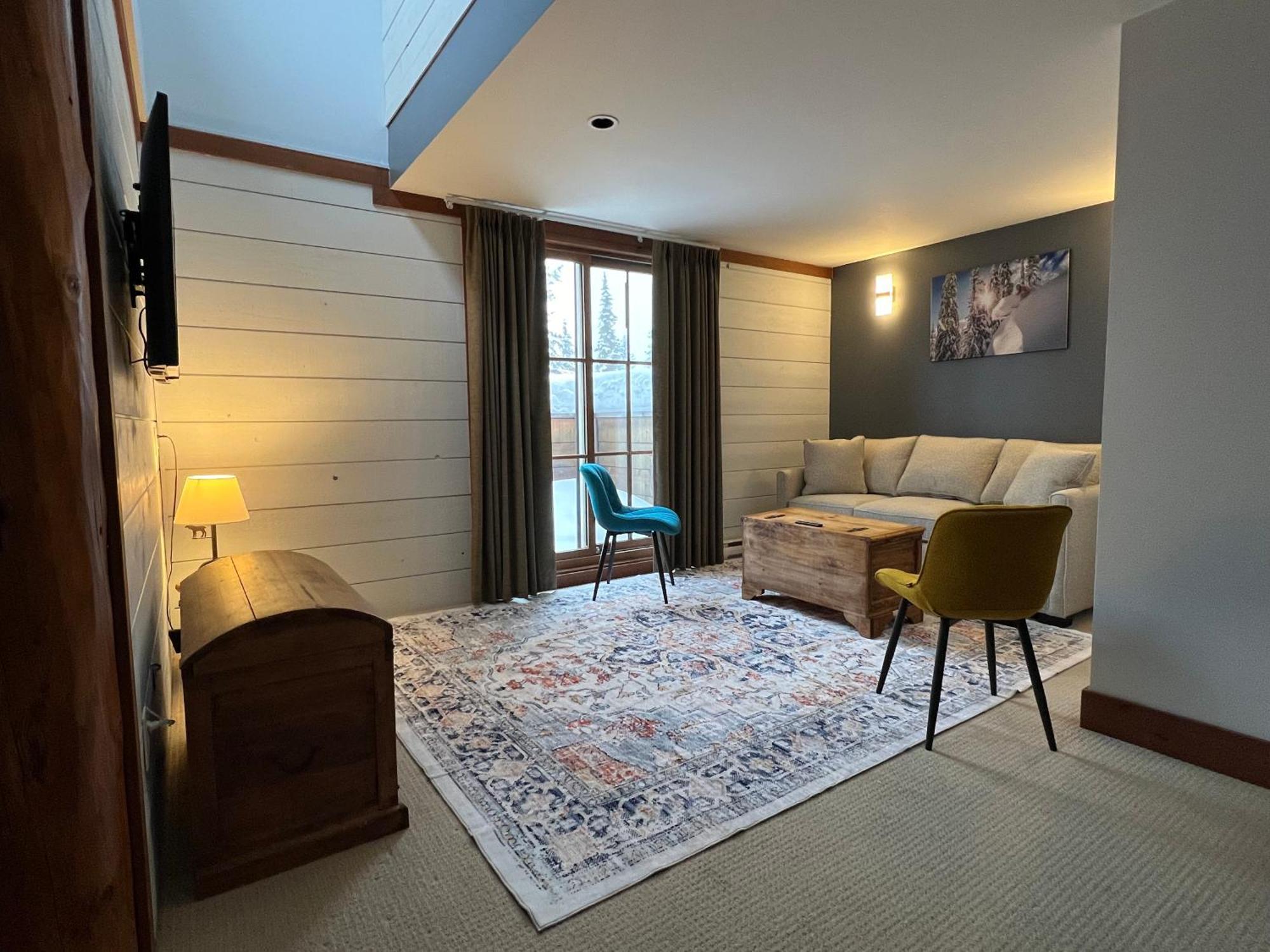 Winston Lodge Голден Экстерьер фото